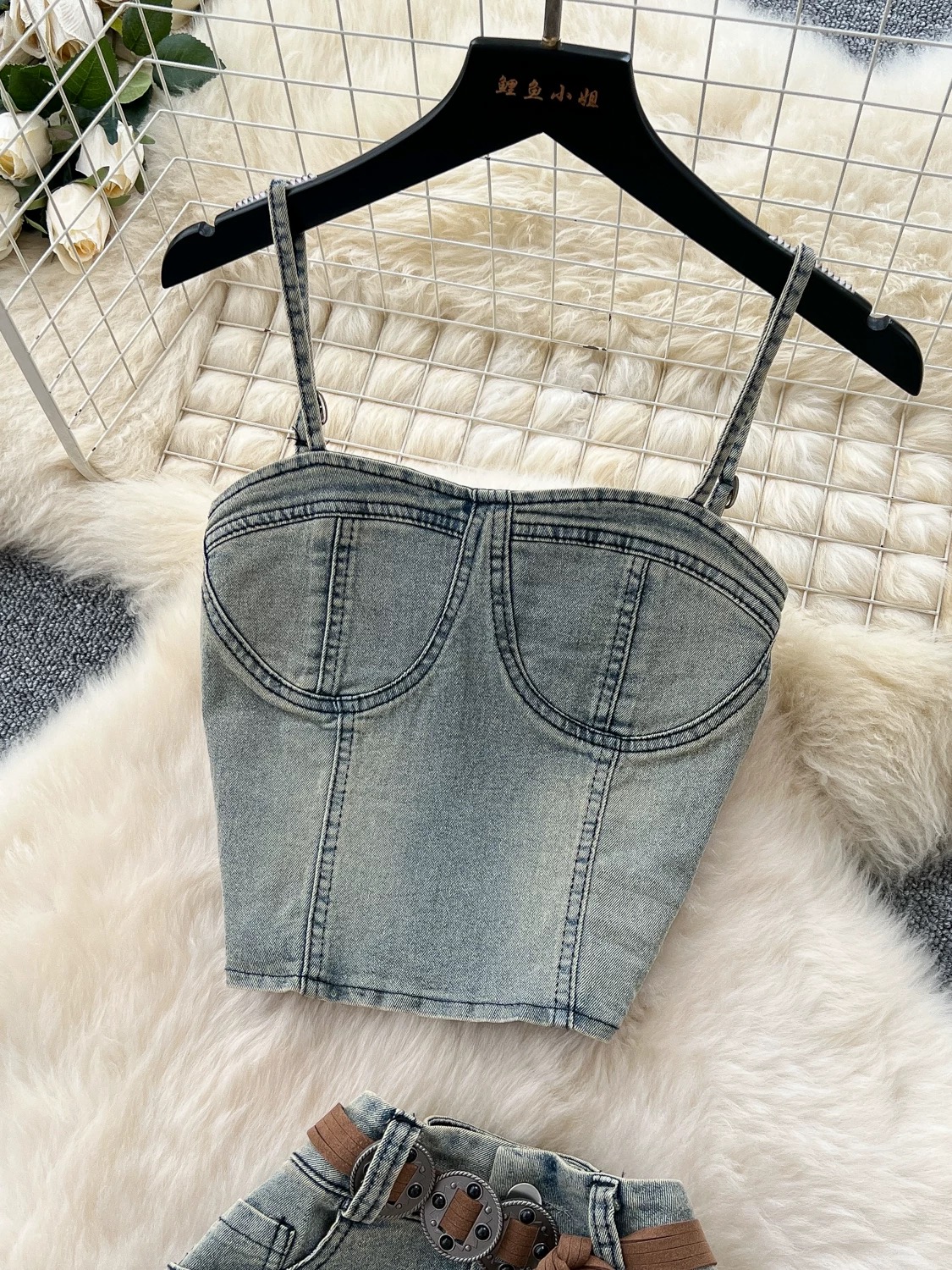 Bombshell babe set DTP228 images